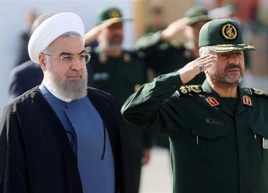 Iranian President Hassan Rouhani (L) and IRGC Commander Major General Mohammad Ali Jafari (file photo)
