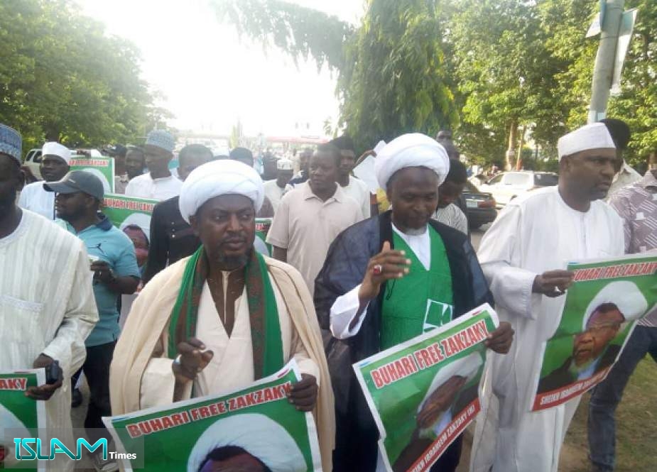 مظاهرات حاشدة بنيجيريا للمطالبة بالإفراج عن الشيخ الزكزاكي