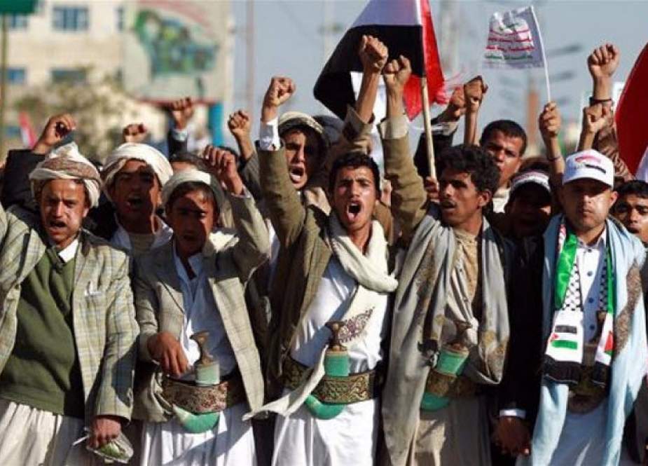 مردم فقیر و مظلوم یمن در کمک به جبهه «الحدیده» سنگ تمام گذاشتند