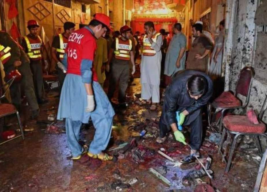 حمله ی انتحاری در پیشاور پاکستان نزدیک به 50 قربانی گرفت