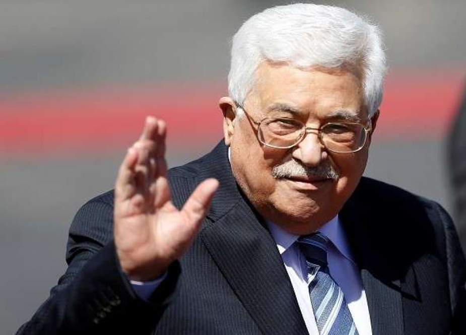 عباس يمنح "نوط القدس" لثلاثة أسرى قتلوا في إضراب سجن نفحة