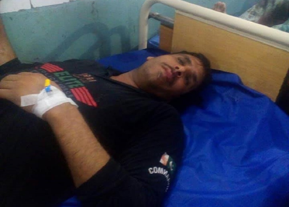 اکرم خان درانی کے قافلے پہ ہونیوالے خودکش حملے کے بعد ہسپتال کے مناظر