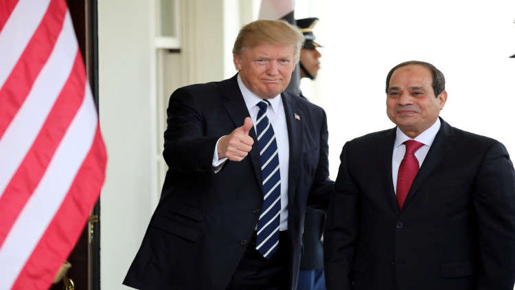 ترامب يهنئ المصريين ويؤكد على متانة العلاقات