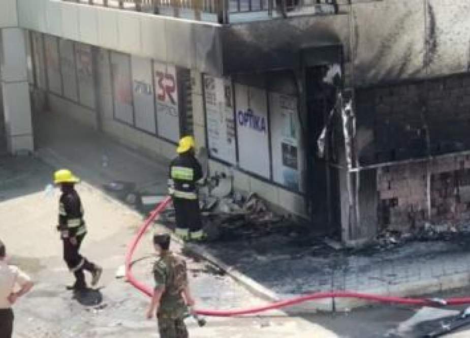 "Riyad" Ticarət Mərkəzində baş verən yanğın zamanı 2 nəfər yanıq xəsarəti alıb