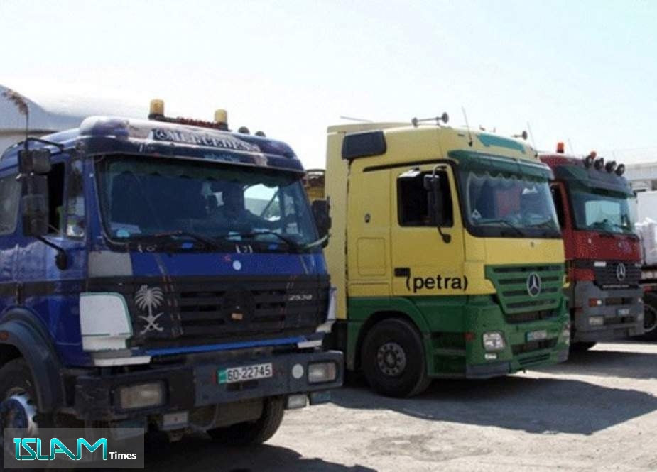 آلاف شاحنات أردنية لنقل البضائع جاهزة للإرسال إلى سوريا