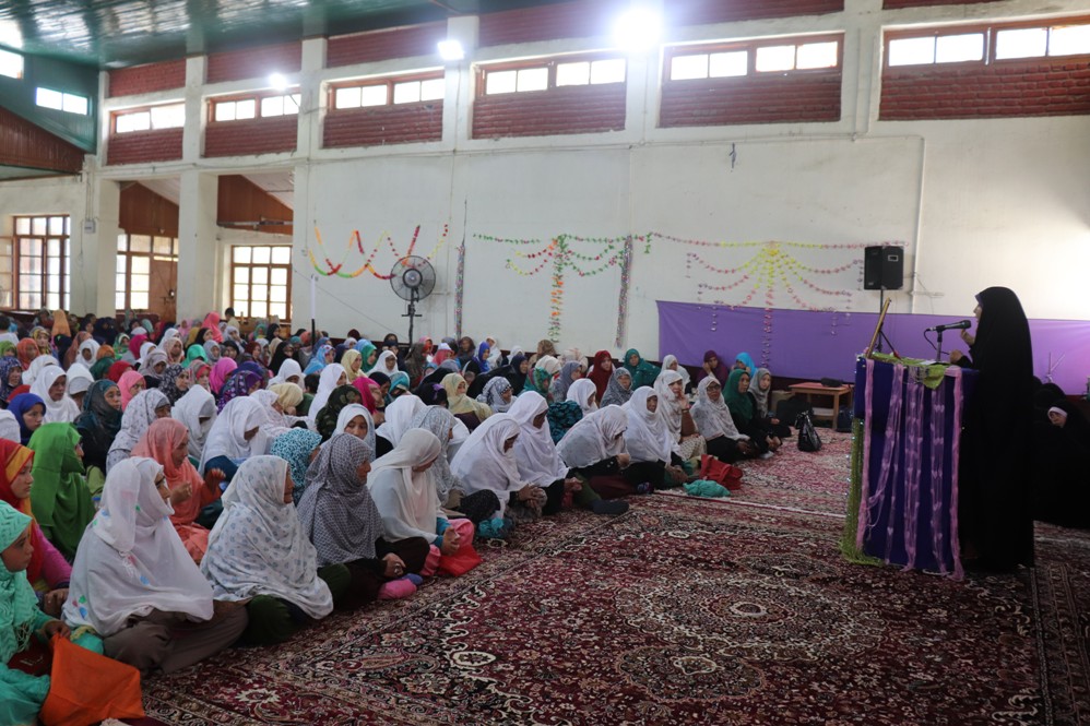 امام خمینی میموریل ٹرسٹ کے زیر اہتمام کرگل میں سیرت کریمہ اہلبیت حضرت معصومہ (س) کے عنوان پر سیمینار منعقد