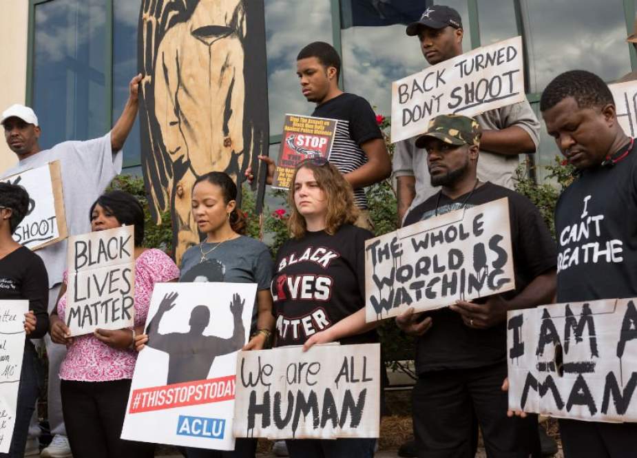 پولیس کے ہاتھوں سیاہ فام کے قتل پر شکاگو میں ہنگامے