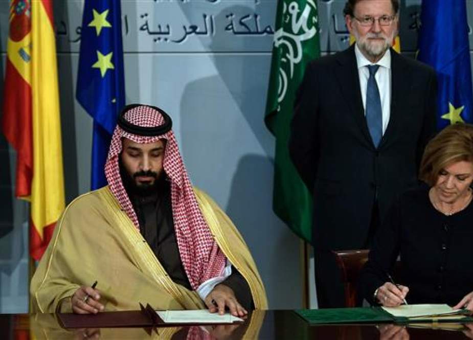 Saudi Crown Prince Mohammed bin Salman and Spanish Minister of Defense Maria Doroles de Cospedal