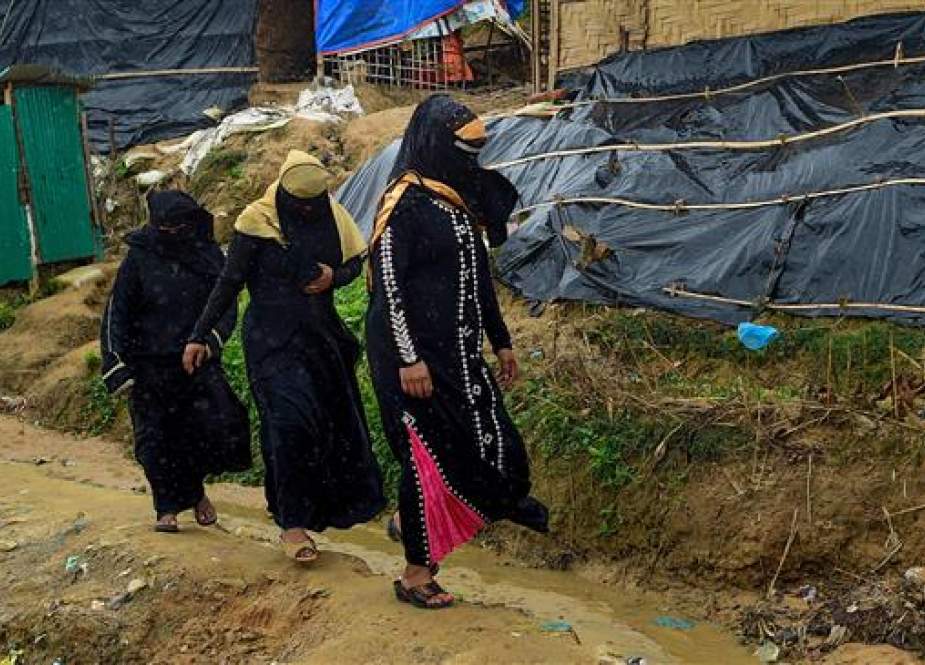 Rohingya refugee woman.jpg