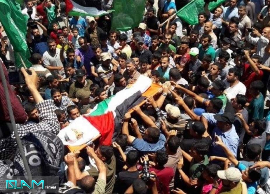 غزة تودع أربعة شهداء ارتقوا بالجمعة الـ17 لمسيرات العودة