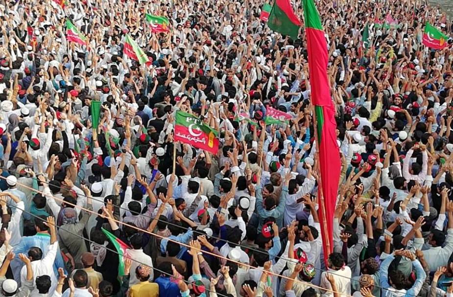 بنوں میں پاکستان تحریک انصاف کے جلسے کے مناظر