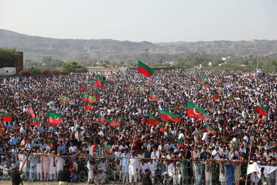 کرک میں پاکستان تحریک انصاف کے جلسے کے مناظر