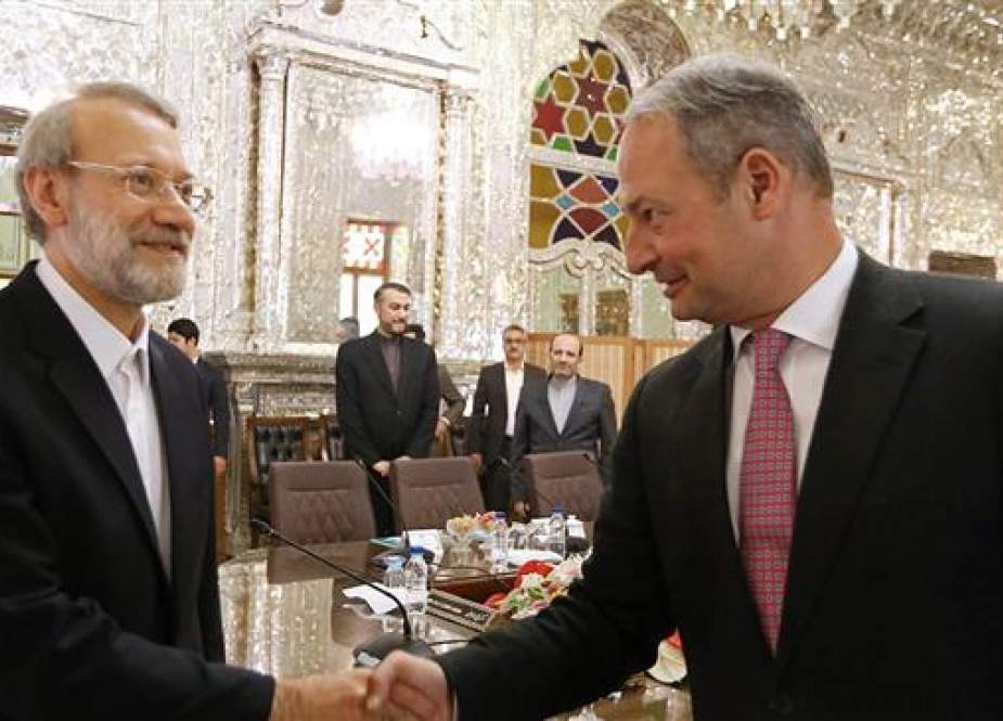 Larijani: Eropa Harus Menawarkan Rencana untuk Implementasi Penuh Kesepakatan Nuklir Iran 