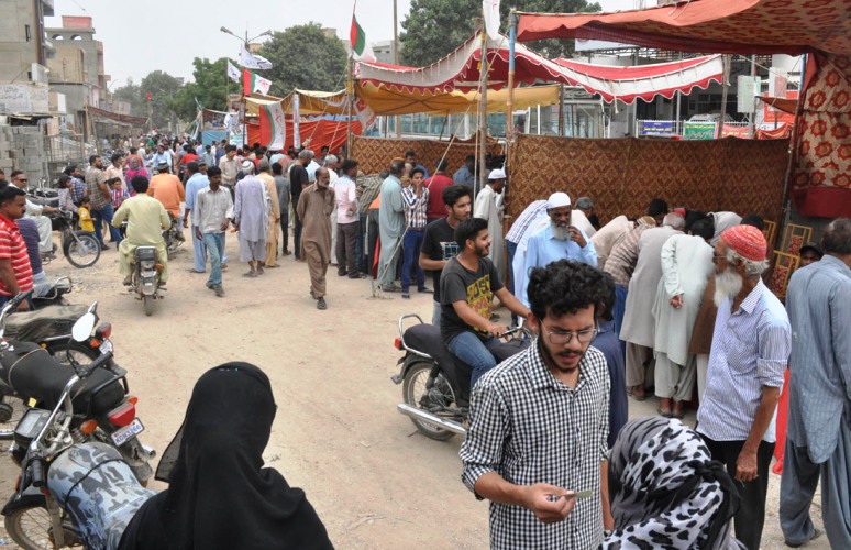 کراچی میں عام انتخابات کے مناظر