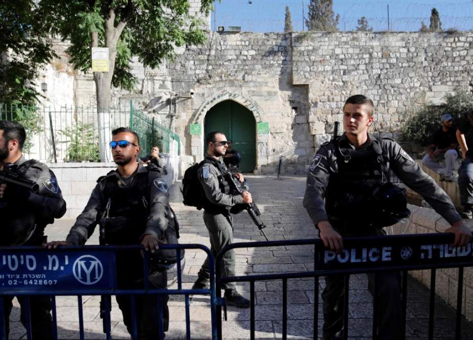 Israeli police forces stand guard at the al-Aqsa mosque compound in Jerusalem al-Quds
