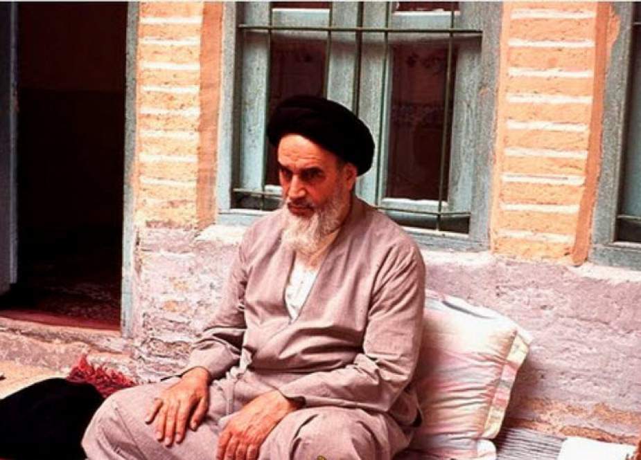 بررسی علل عدم اعتماد امام خمینی (ره) به آمریکا