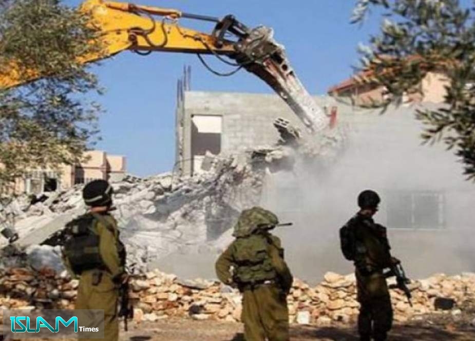 الاحتلال ‘‘الإسرائيلي‘‘ يهدم منزلًا شرق رام الله
