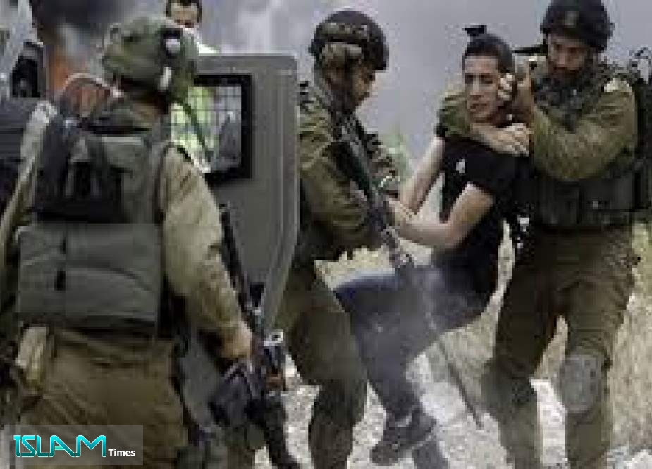الاحتلال يعتقل 15 مواطناً من الضفة الغربية بينهم صحفي