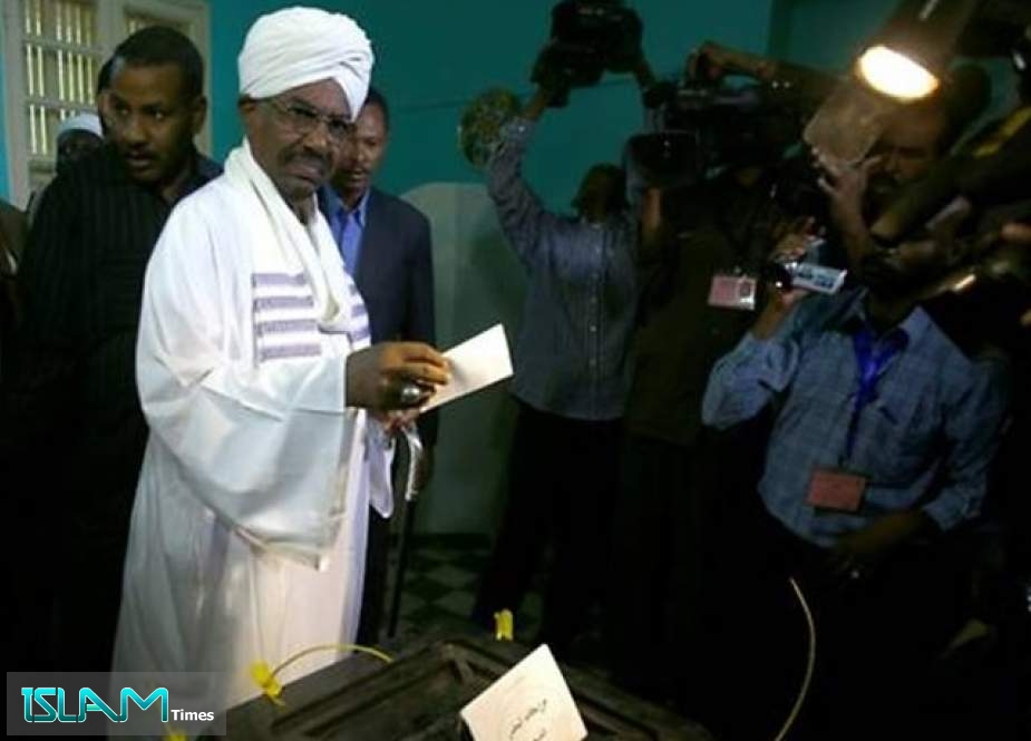 ترشيح الرئيس السوداني لولاية ثالثة.. تعديل الدستور قبل كل شيء