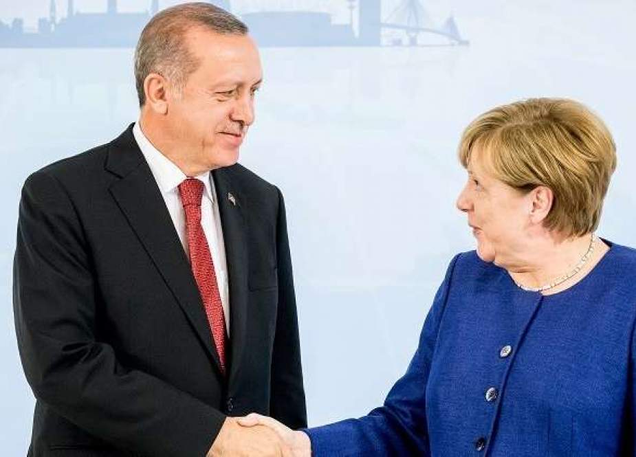 ميركل تشدد على أهمية قوة الاقتصاد التركي بالنسبة لألمانيا