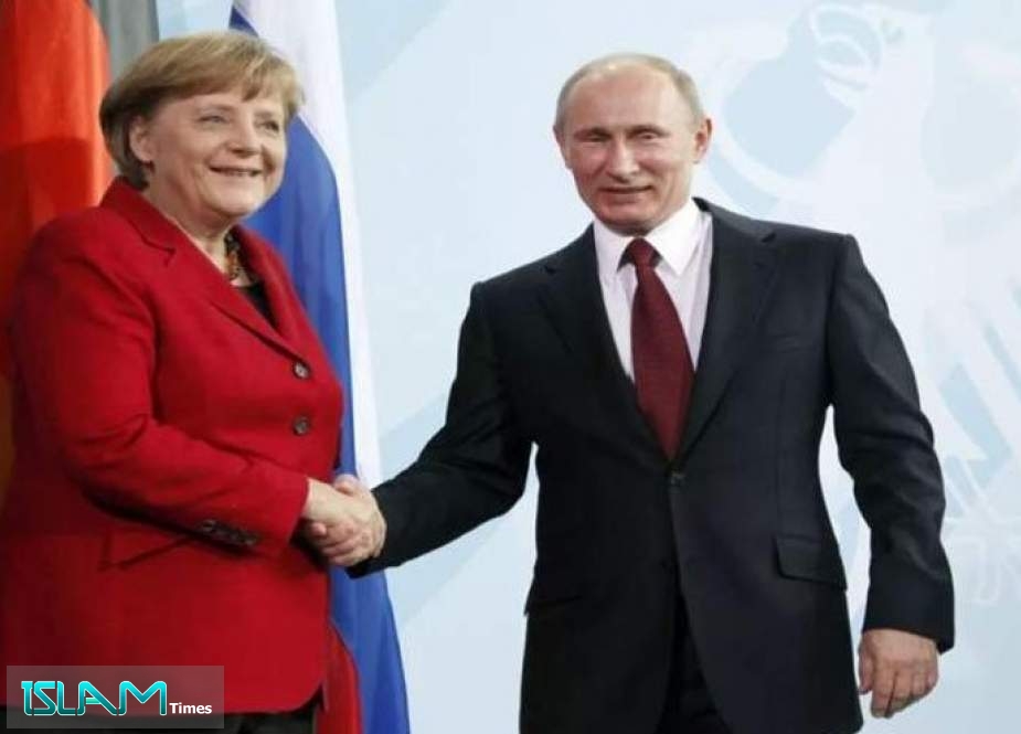 بوتين يصل إلى برلين لإجراء مباحثات مع ميركل