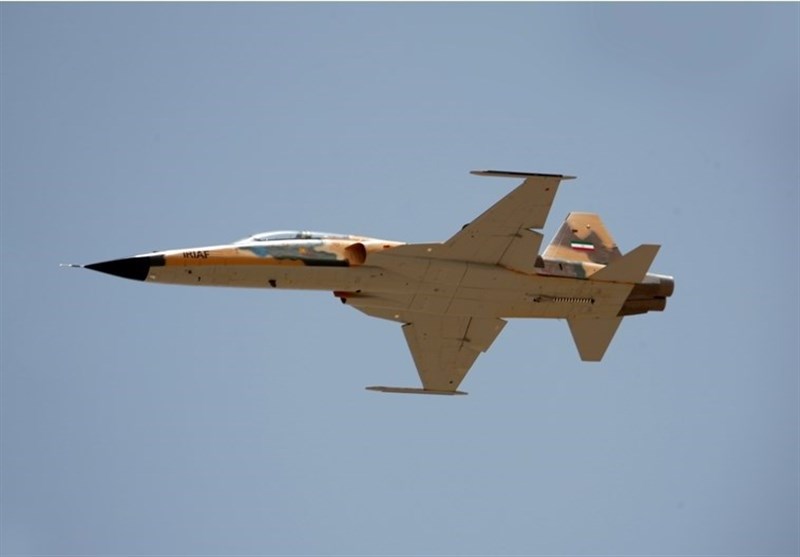 Iran Luncurkan Jet Tempur Buatan Dalam Negeri