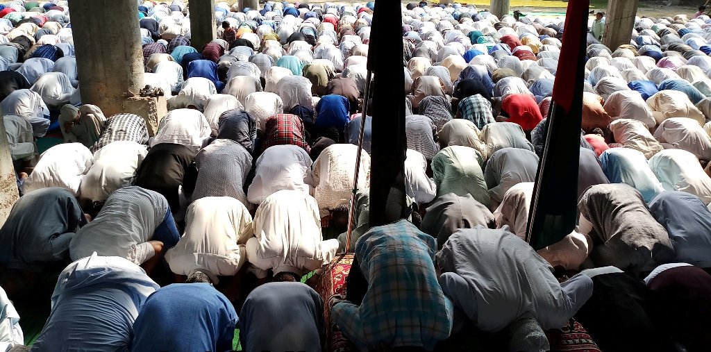 بمنہ سرینگر میں نماز عید الفطر میں کثیر تعداد میں فرزندان توحید کی شرکت