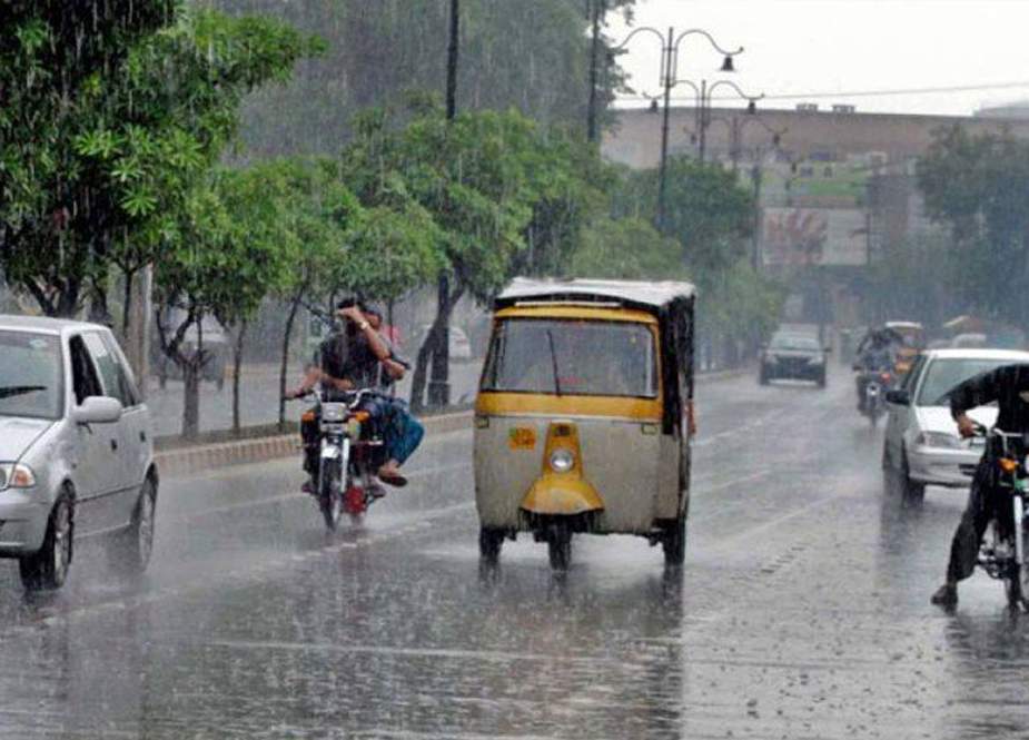 کراچی کے مختلف علاقوں میں بوندا باندی سے موسم خوشگوار