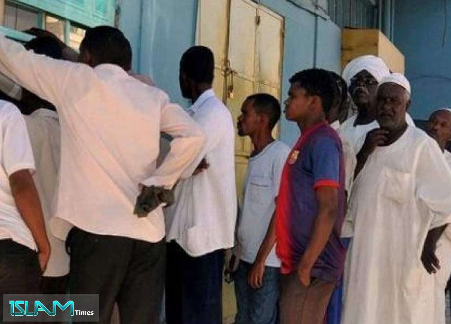 أزمة الخبز تعصف بالعاصمة السودانية
