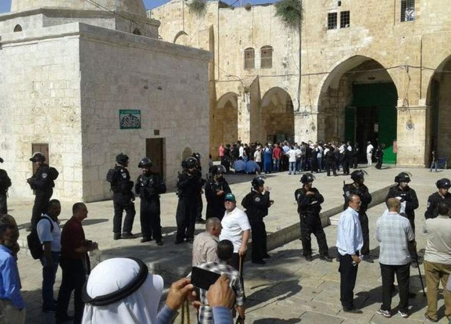Zionist Occupation Troops banning Palestinians from entering Al-Aqsa Mosque