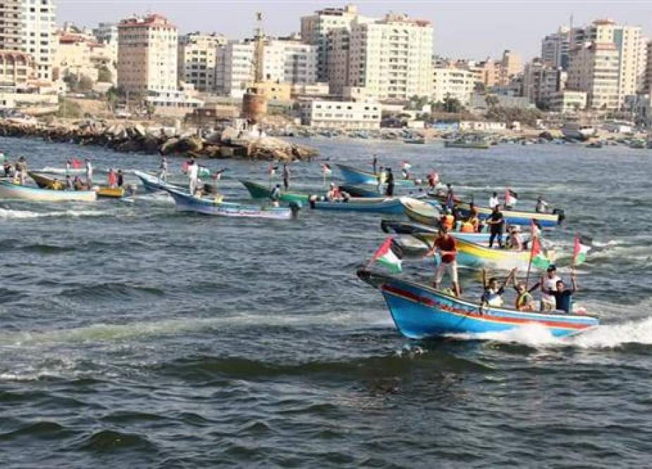 Palestinian protesters aboard fishing boats.jpg