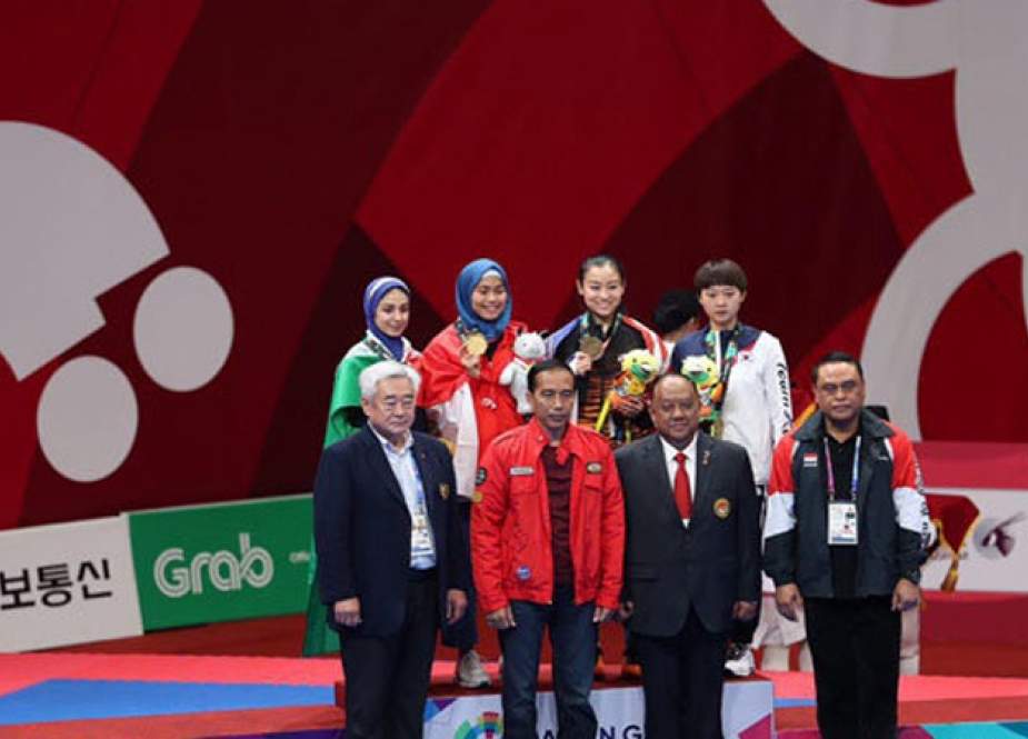 Atlet Iran bersama Presiden Jokowi