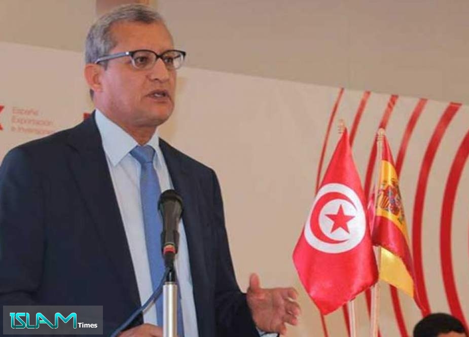 وزير تونسي: الشاهد أقال مسؤولاً غير موجود!