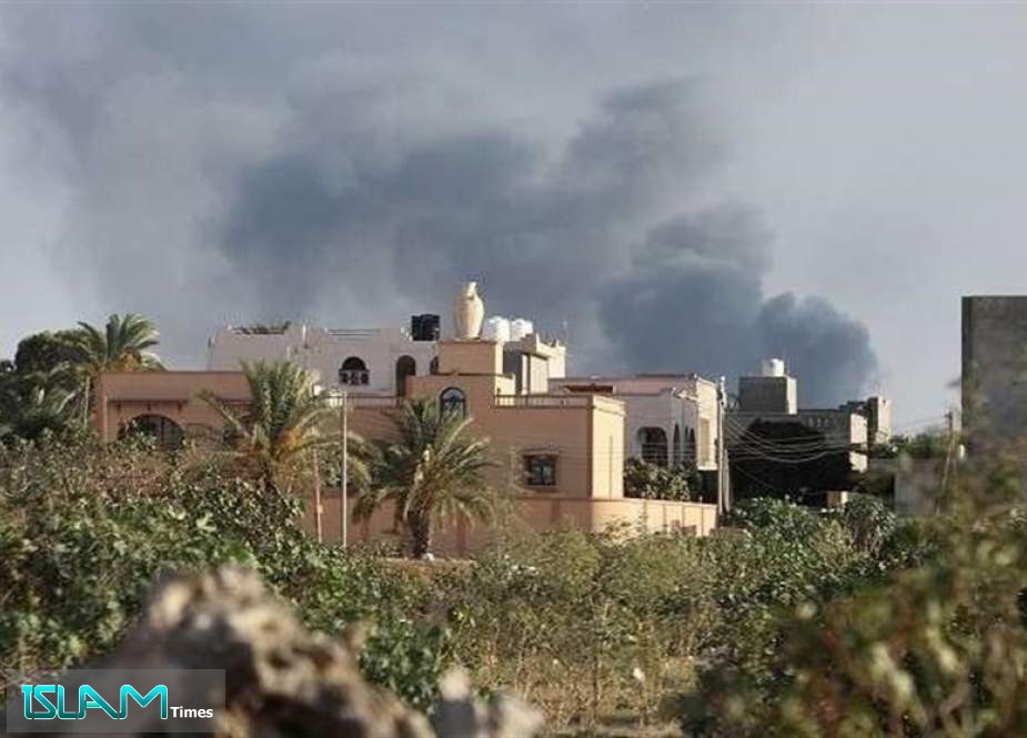 صواريخ تستهدف مطار معيتيقة في العاصمة الليبية