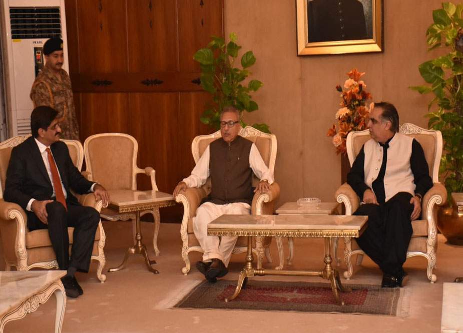 صدر مملکت کا کراچی پہنچنے پر گورنر سندھ اور وزیراعلیٰ سندھ کی جانب سے استقبال