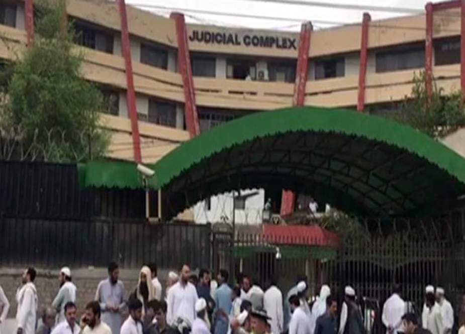 پشاور، جوڈیشل کمپلیکس میں فائرنگ، وکیل سمیت 3 افراد زخمی