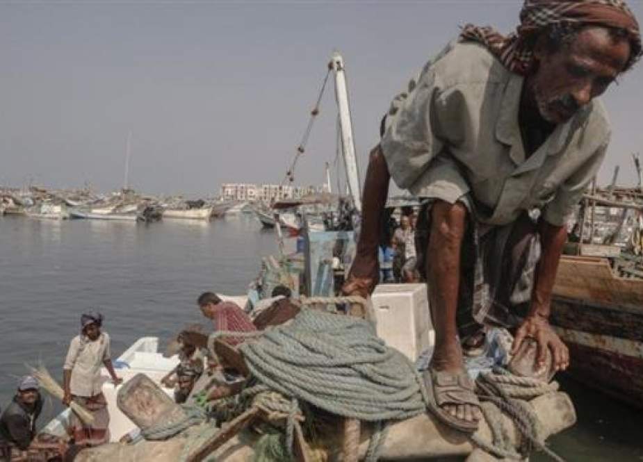 Yemeni fishermen at the coast of Yemen’s strategic coastal city of Hudaydah.jpg
