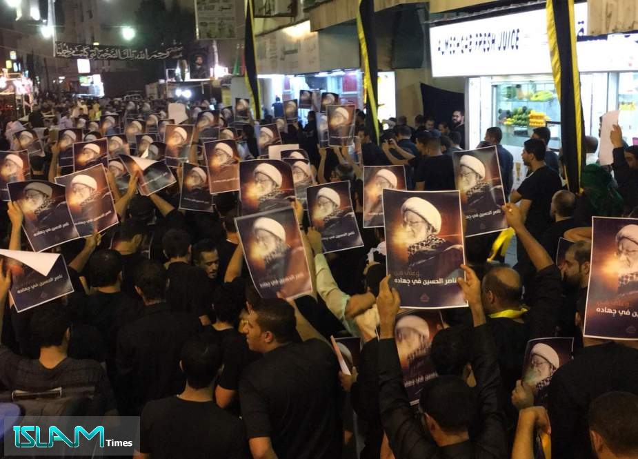 البحرينيون يقيمون الصلاة والمسيرات وسط المنامة رغم المنع – مصوّر