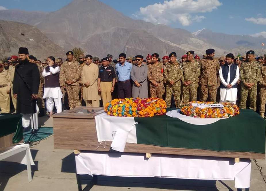 گلگت، شمالی وزیرستان میں شہید ہونیوالے گلگت بلتستان کے 5 فوجی جوانوں کی نماز جنازہ ادا کر دی گئی