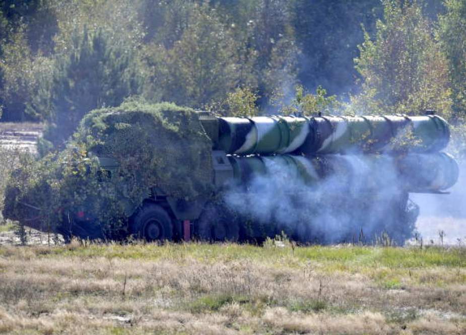 An S-300 long range surface-to-air missile system seen during the Zapad [West] 2017 joint Russian and Belarusian military exercises at the Domanovsky range in Ivatsevichy District.