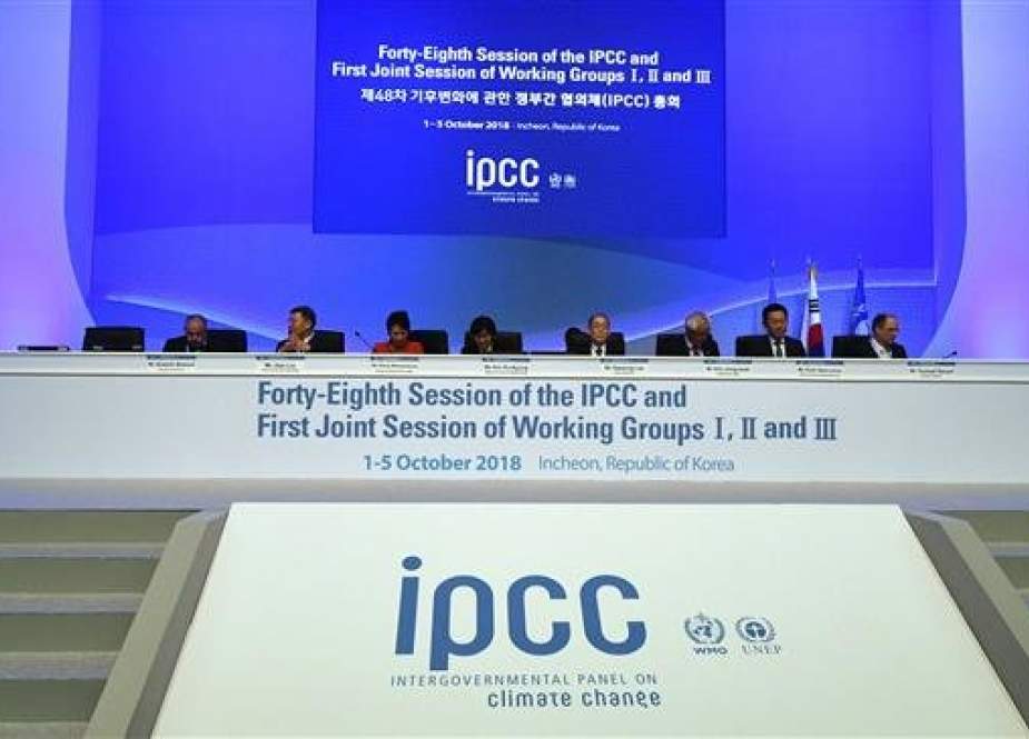 Delegates and experts attend the opening ceremony of the 48th session of the Intergovernmental Panel on Climate Change (IPCC) in Incheon, South Korea, October 1, 2018. (Photo by AFP)