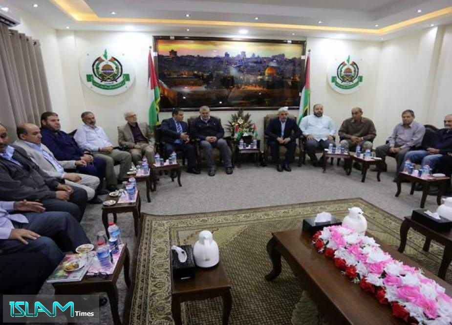 حماس تجري سلسلة مشاورات مع فصائل وشخصيات وطنية بغزة