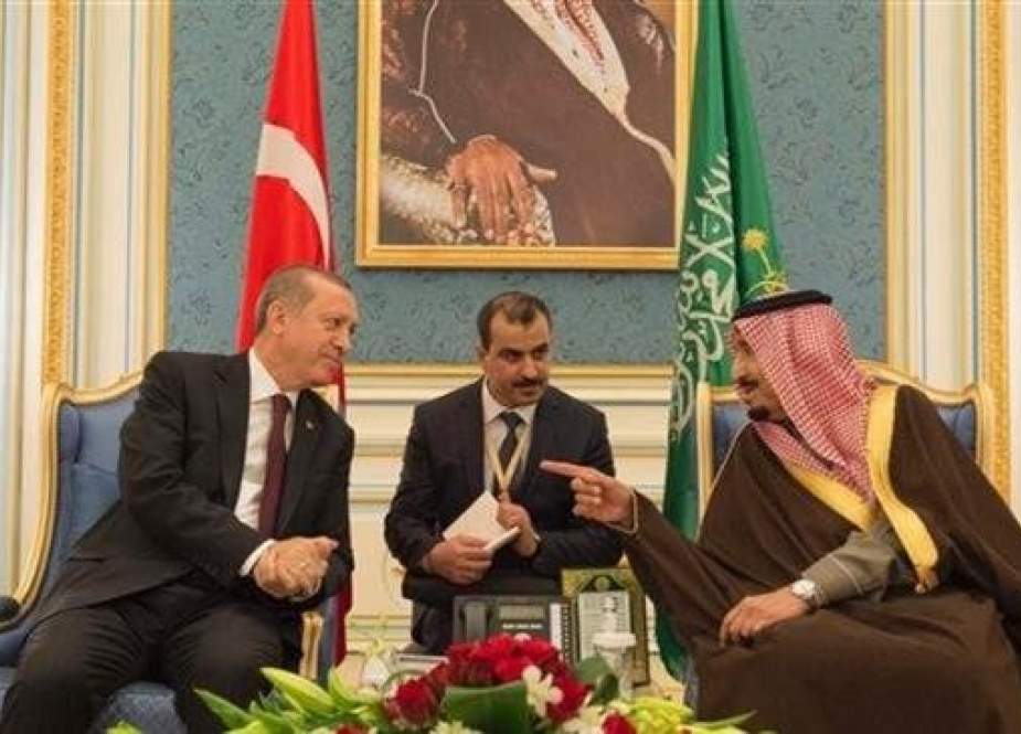 Saudi King Salman bin Abdulaziz meeting with Turkish President Recep Tayyip Erdogan in Riyadh.jpg