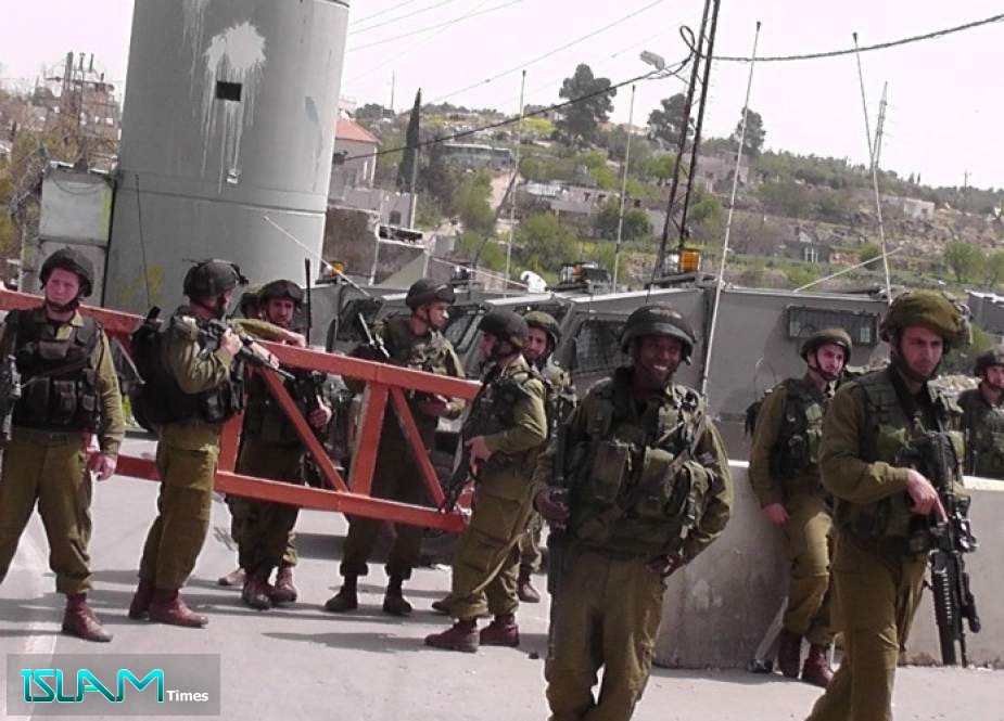العدو ‘‘الاسرائيلي‘‘ ينفذ مداهمات واعتقالات واسعة بالضفة الغربية