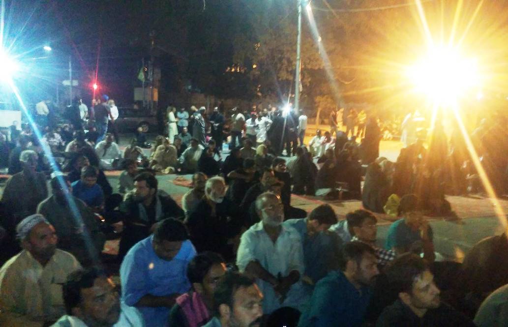 لاہور، مال روڈ پر سانحہ بہاولنگر کیخلاف شیعہ جماعتوں کا احتجاجی دھرنا