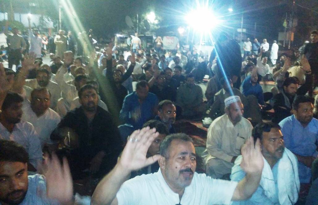 لاہور، مال روڈ پر سانحہ بہاولنگر کیخلاف شیعہ جماعتوں کا احتجاجی دھرنا