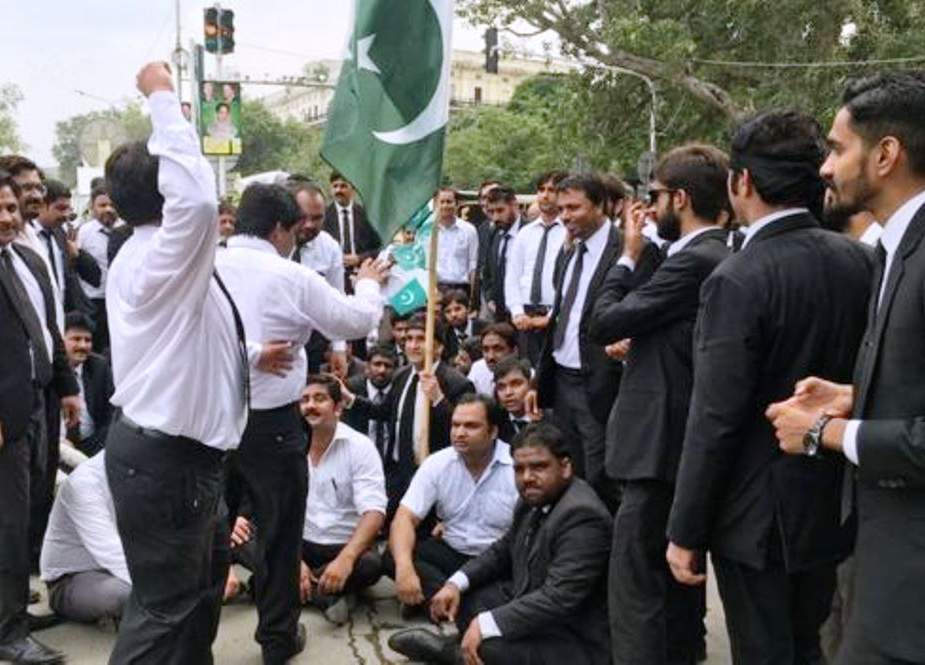 بہاولنگر میں مجلس عزاء پر پولیس کے حملے کیخلاف لاہور میں وکلا کا احتجاجی مظاہرہ