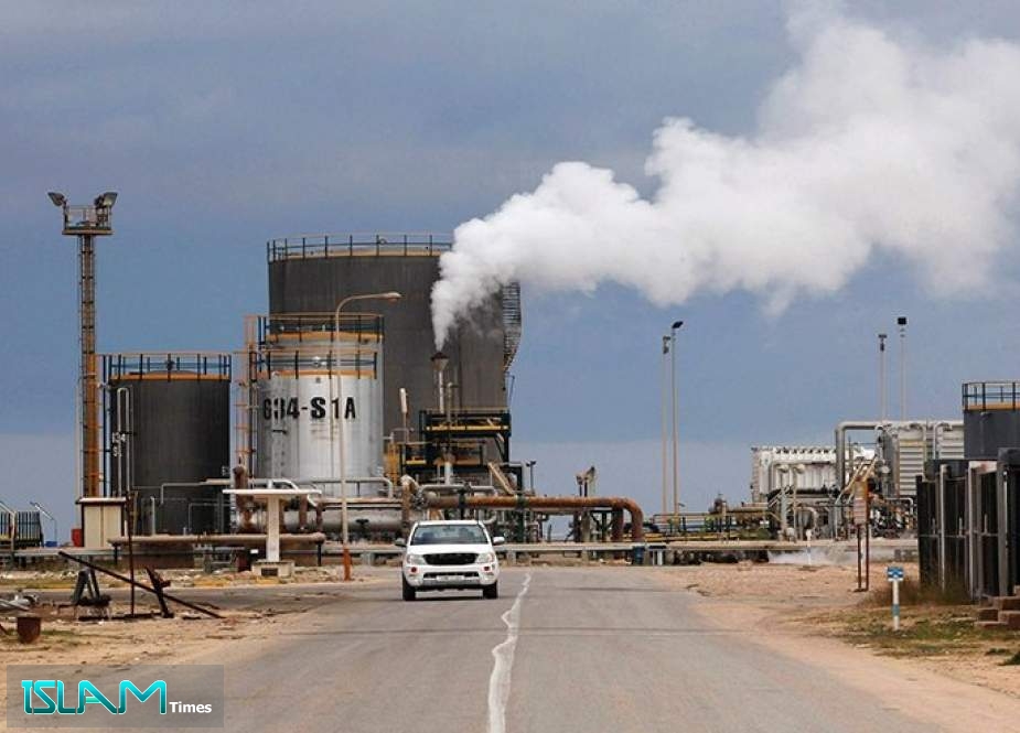 إنخفاض شديد للإيرادات النفطية والغازية في ليبيا