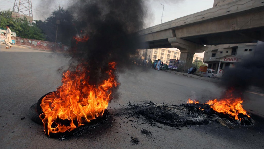 کراچی، توہین رسالت کیس میں آسیہ مسیح کی رہائی کیخلاف تحریک لبیک و دیر جماعتوں کا احتجاج و ہڑتال