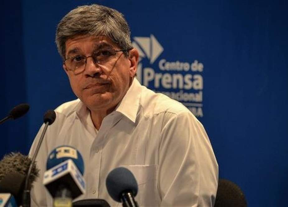 The head of US affairs at the Cuban Foreign Ministry, Carlos Fernandez de Cossio, gestures as he talks on the strengthening of US sanctions on Cuba, during a press conference in Havana, on November 02, 2018. (Photo by AFP)